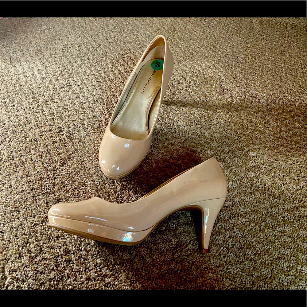 Bandolino nude heels